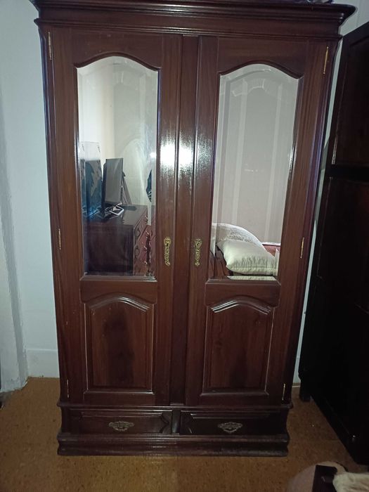 Guarda fatos madeira como NOVO