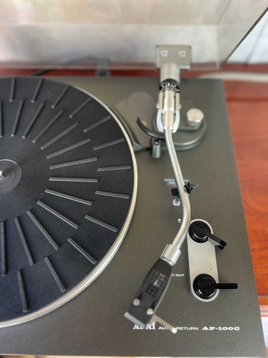 Gramofon Akai AP-100C – automat z powrotem ramienia, wkładka Ortofon