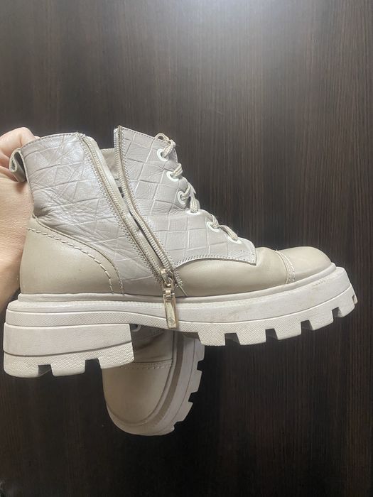 Демісезонні черевики 38-39 р