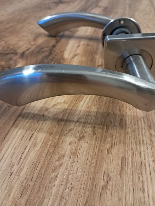 Klamki 3 sztuki z rozetami