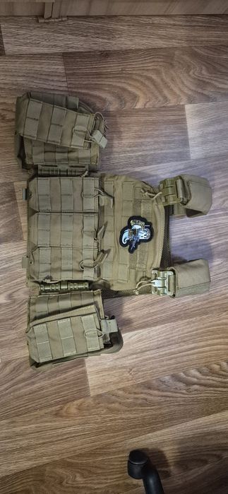 Плитоноска с подсумками