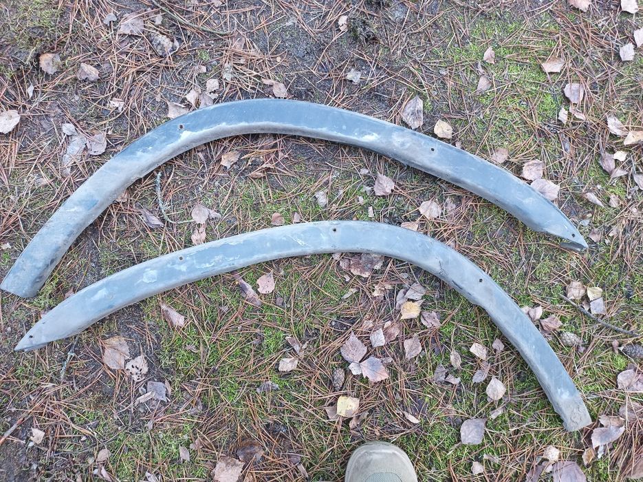 Продам молдинги крила Хонда срв 1
