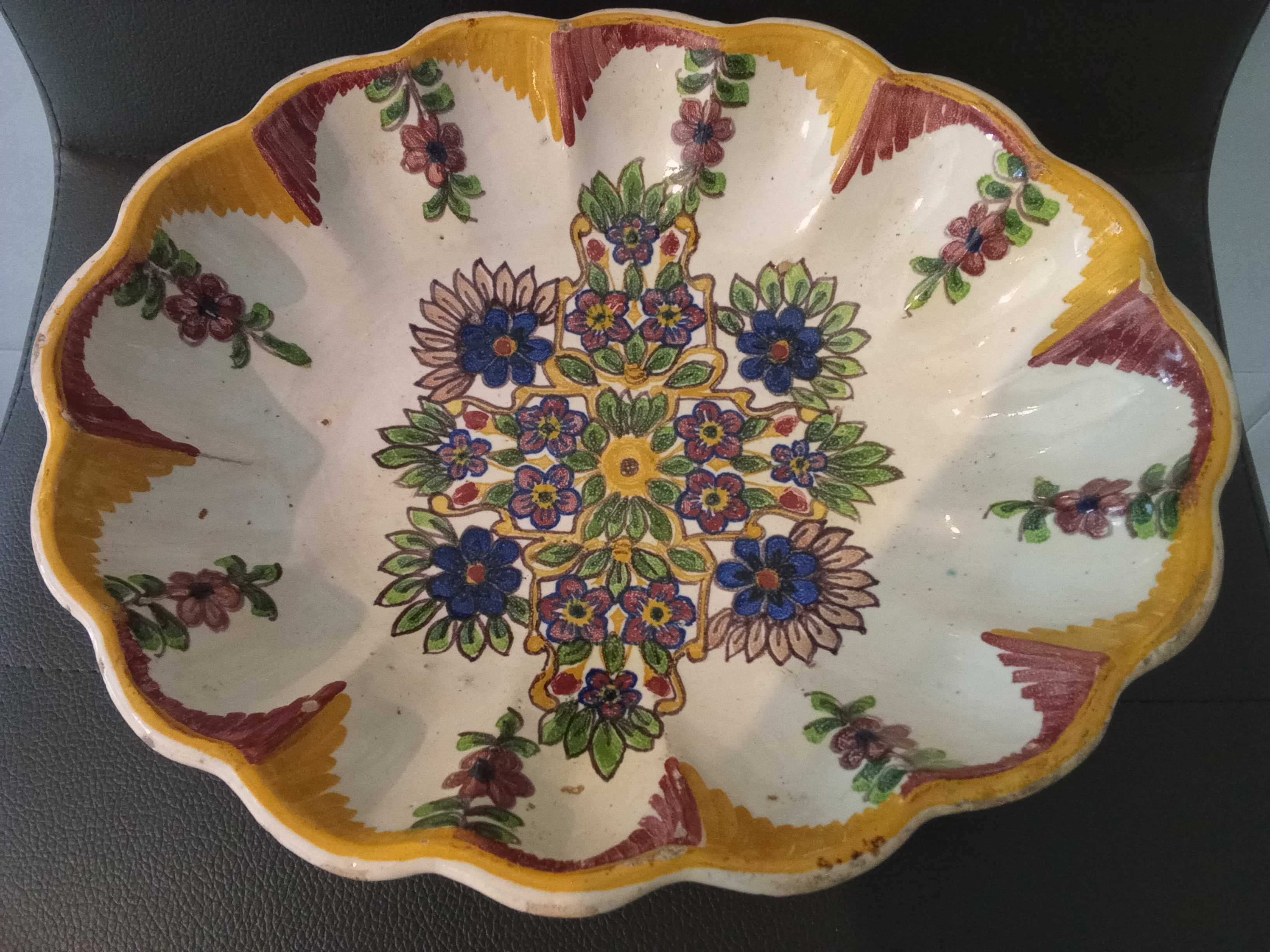 Taça/fruteiro antigo em faiança de Coimbra - 29 cm de comprimento