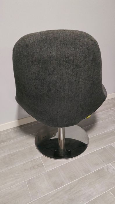 Cadeirão giratório