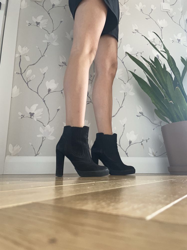 Buty botki badura na obcasie czarne zamszowe 37