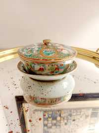 Manteigueira com prato do século XIX em porcelana da china, decoração