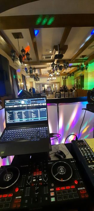 Dj Waldek  .Wolny termin na Sylwestra .Zapraszam serdecznie.