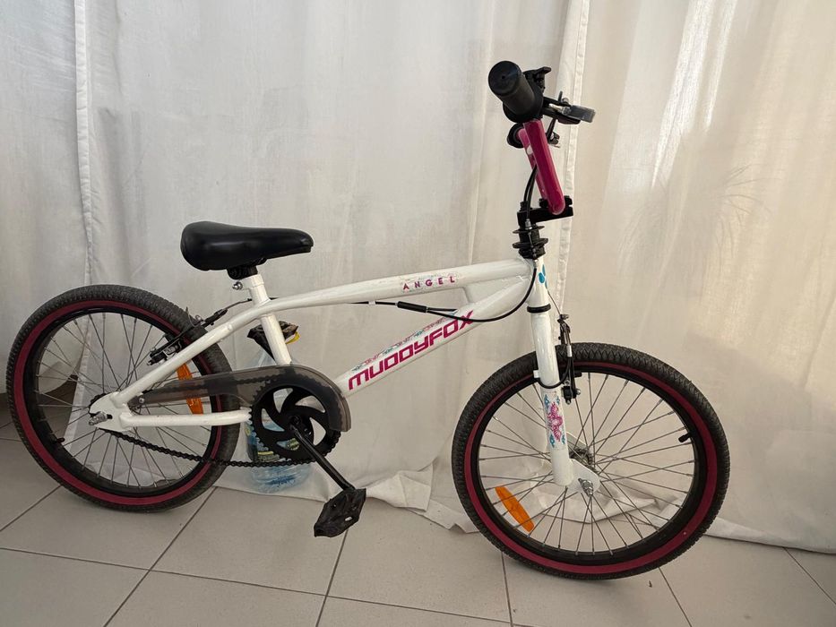 Bicicleta menina tipo bmx