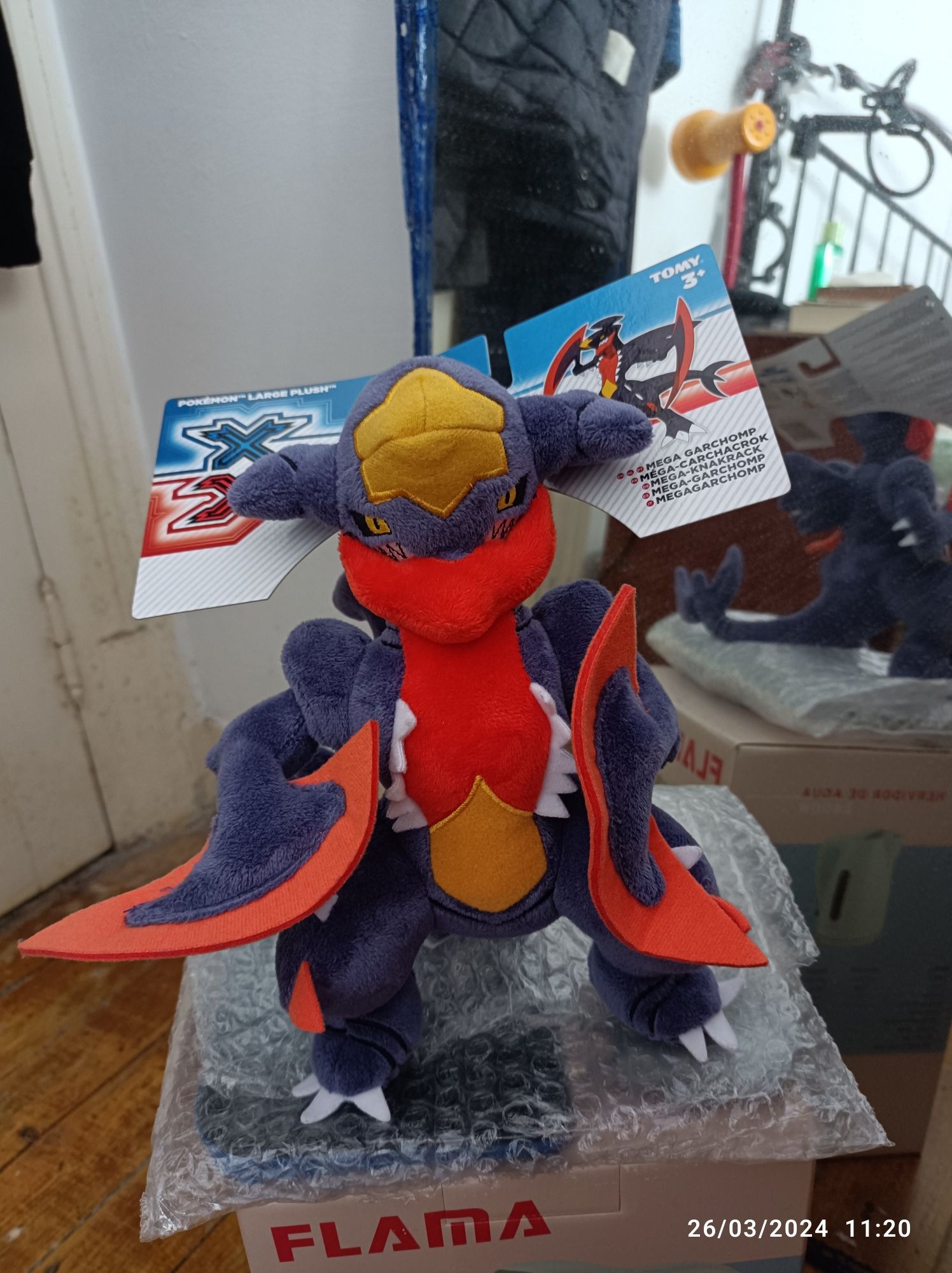 Peluche da mega evolução do pokemon Garchomp