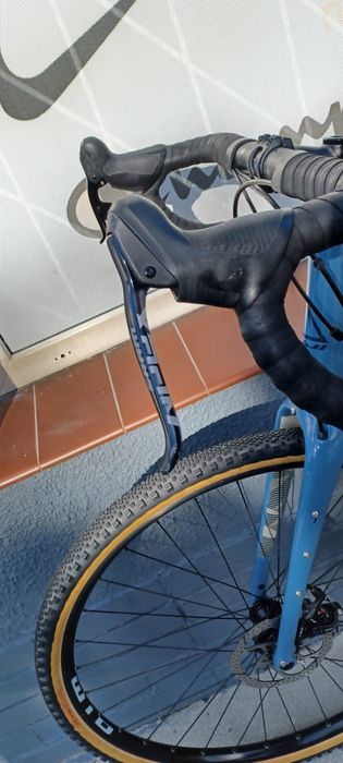 Rower gravel Fuji 1.3