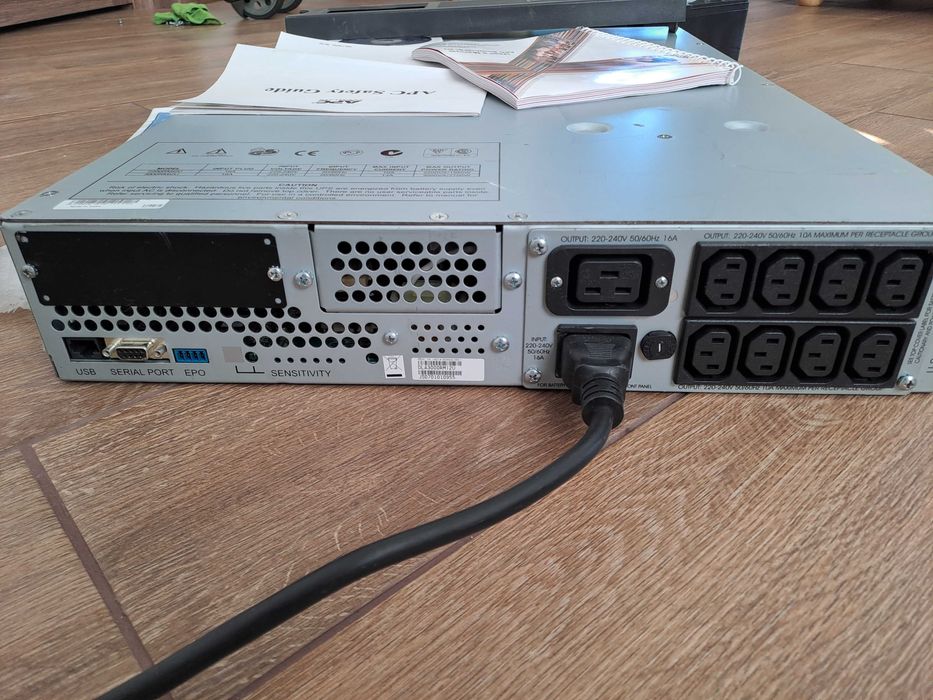 APC 3000 джерело безперебійного живлення
