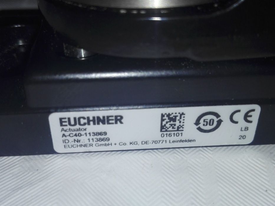 Rygiel magnetyczny Euchner CEM-I2-AY-U-C40-SA-128103 RFID