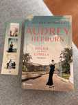 “Audrey Hepburn”, Juliana Weinberg