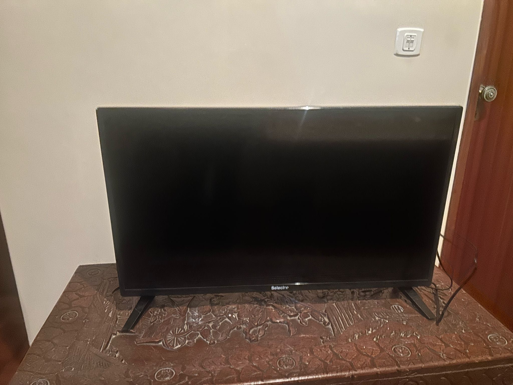 Televisão 32 semi nova