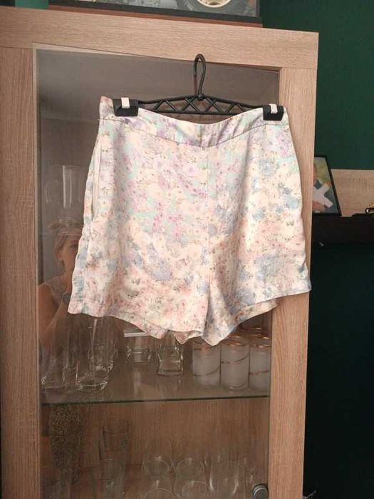 Spodenki Stradivarius kwiatki