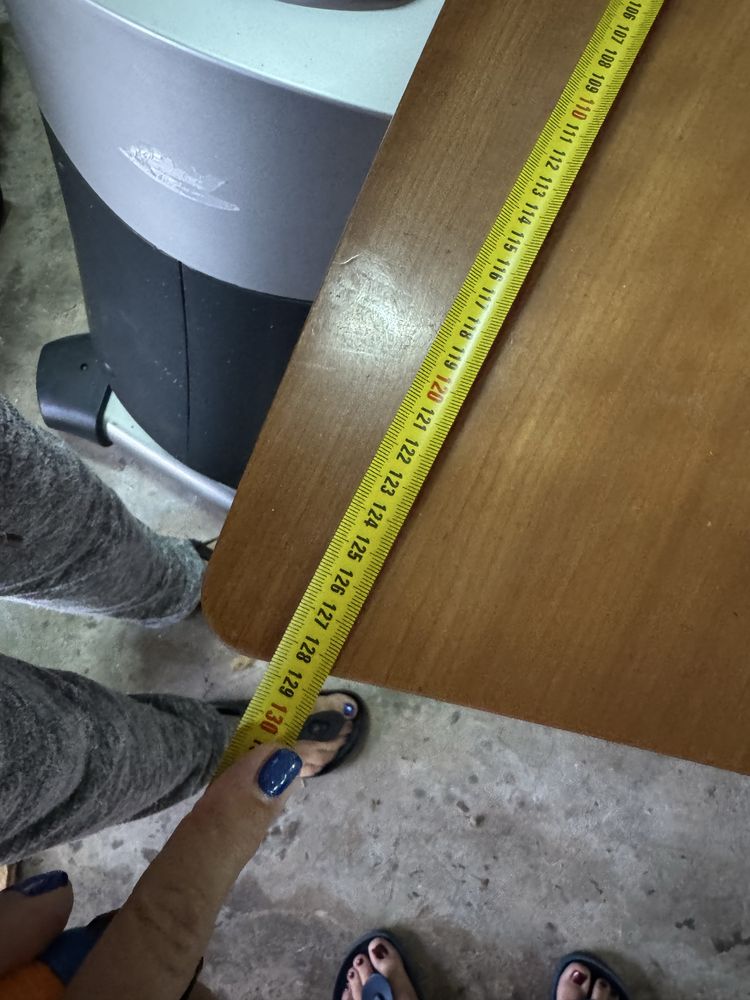 mesa de escritorio em madeira assimetrica