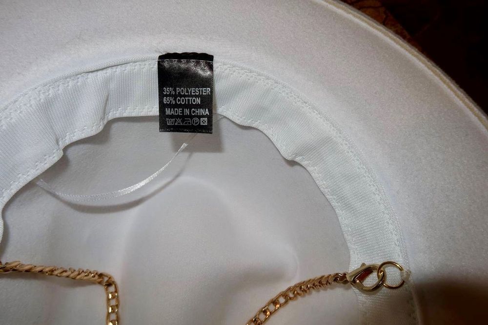 Стильна біла фетрова шляпа з OneLux Shop