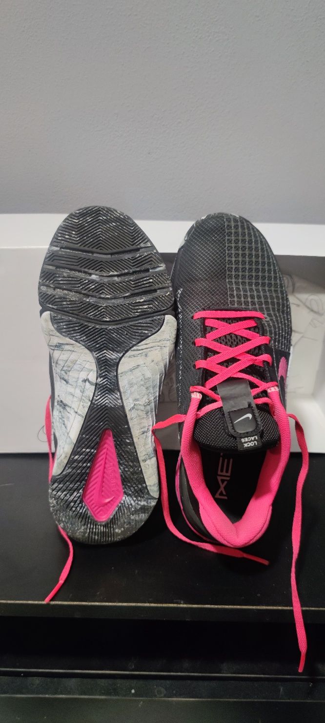 Buty sportowe ciężarowe damskie Nike Metcon