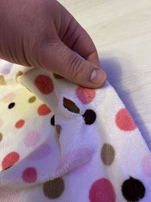 Prześcieradło ochraniacz do gondoli w groszki