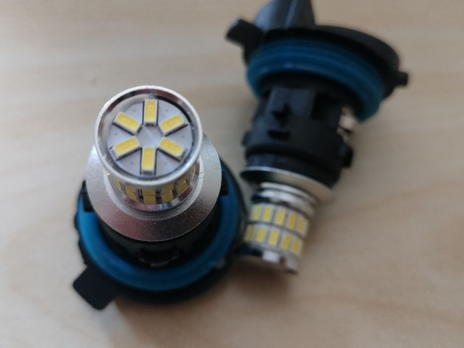 Żarówki HP24W w obudowie 12V