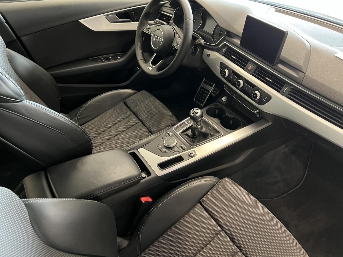 Audi A4 2.0 TDI S-line
