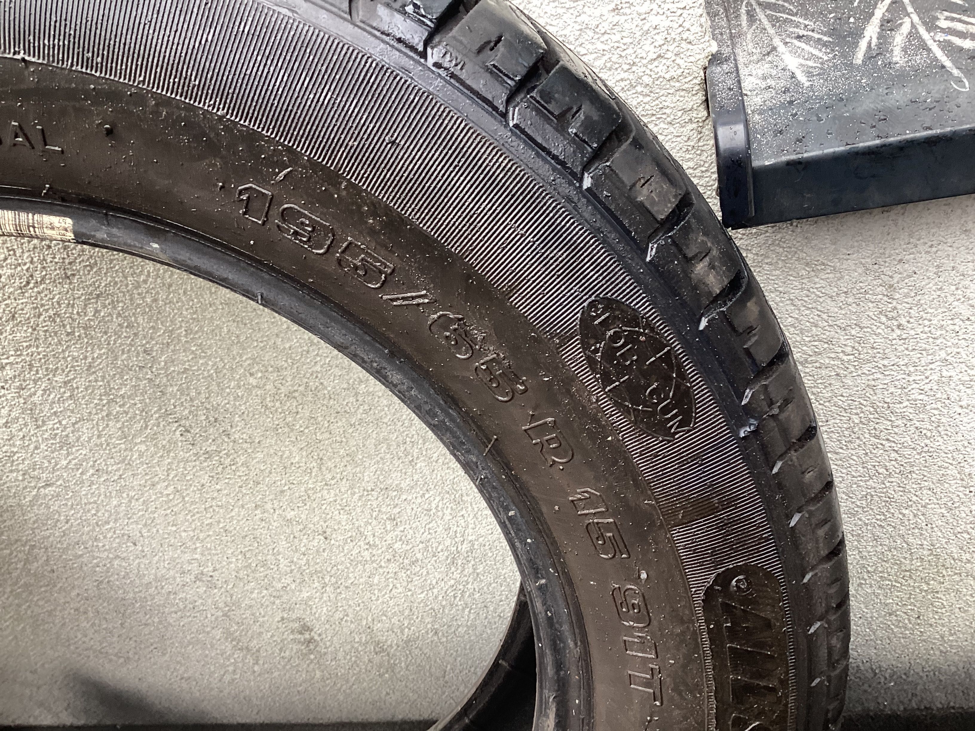 GLOB GUM 195/65r15  2szt opony całoroczne 6.5mm 2021r