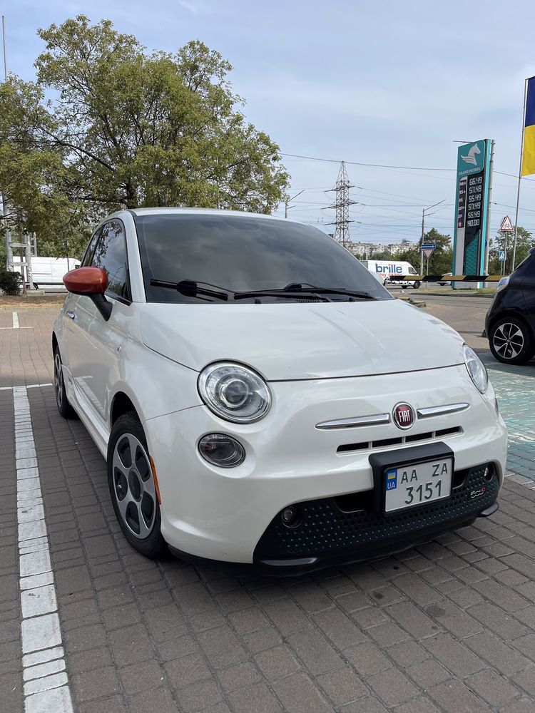 Електромобіль Fiat E500