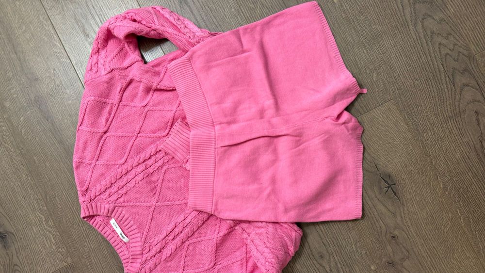 Костюм рожевий в гарному стані