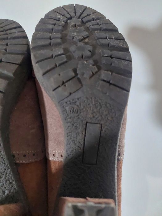 Sapatos em camurça de mulher