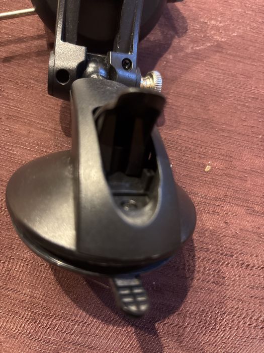 Uniwersalny Uchwyt Samochodowy Na Kokpit Oraz Szybę