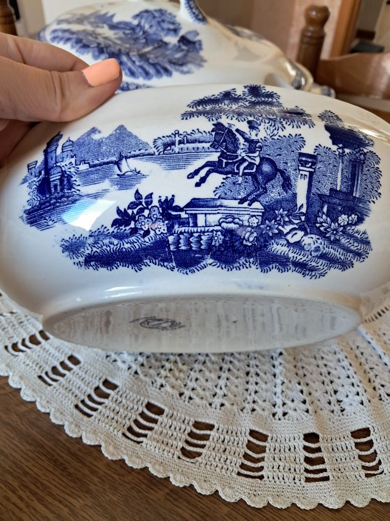 Conjunto Terrina e Saladeira