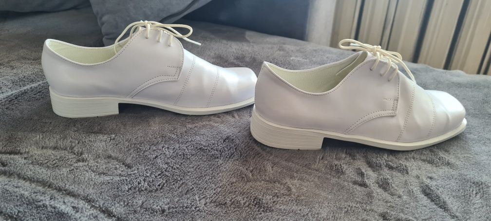 Buty komunijne chłopięce