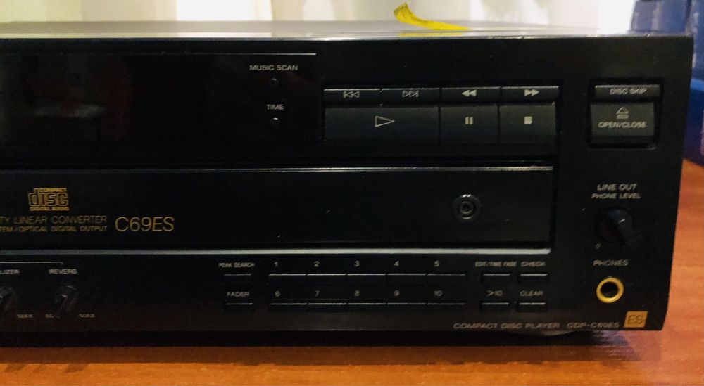 СД проигрыватель Sony