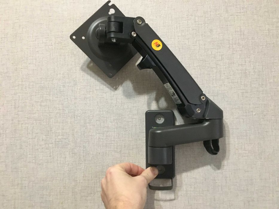 Настенный кронштейн держатель монитора NB F150 17-35” 2024 поворотный