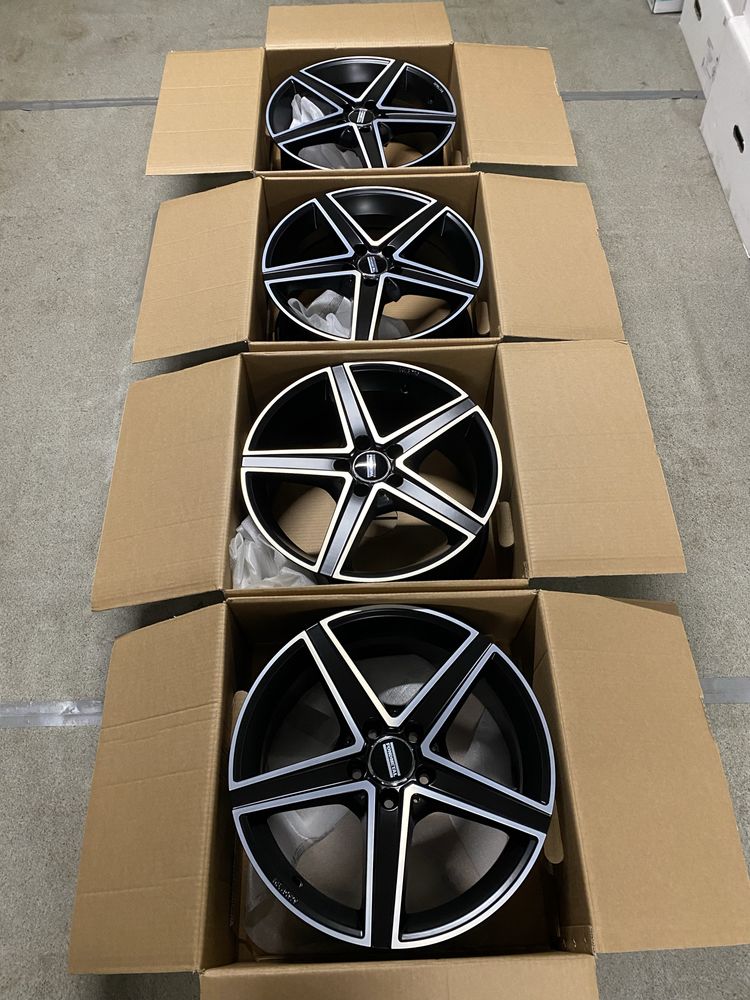 VAG Czarne Felgi Nowe Fondmetal IOKE FMI03 8J 18H2 5 X 112 Et 48 i 38