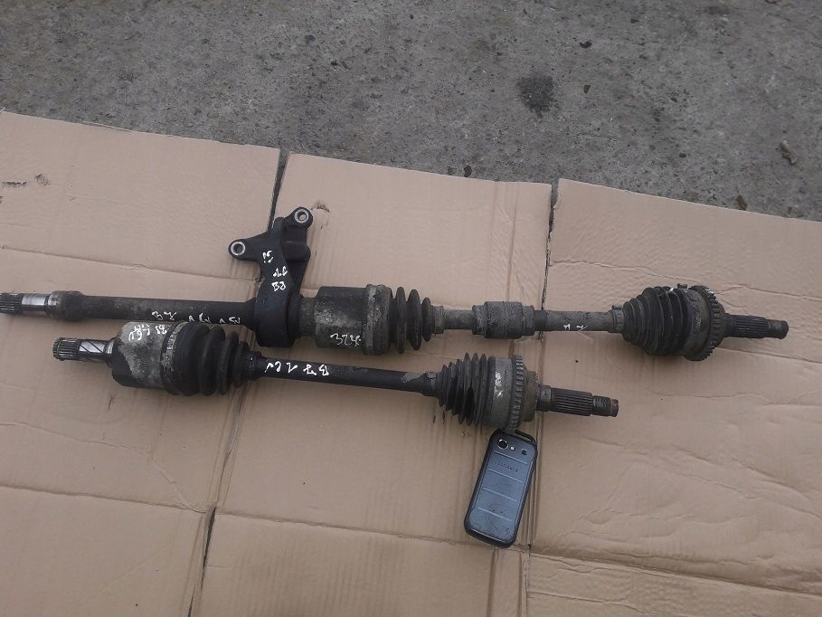 Mazda 323 323f 98-03 1.5 1.6 Półośka półoś Prawa