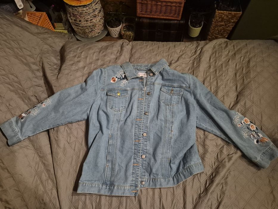 Fajna lekka haftowane katanka