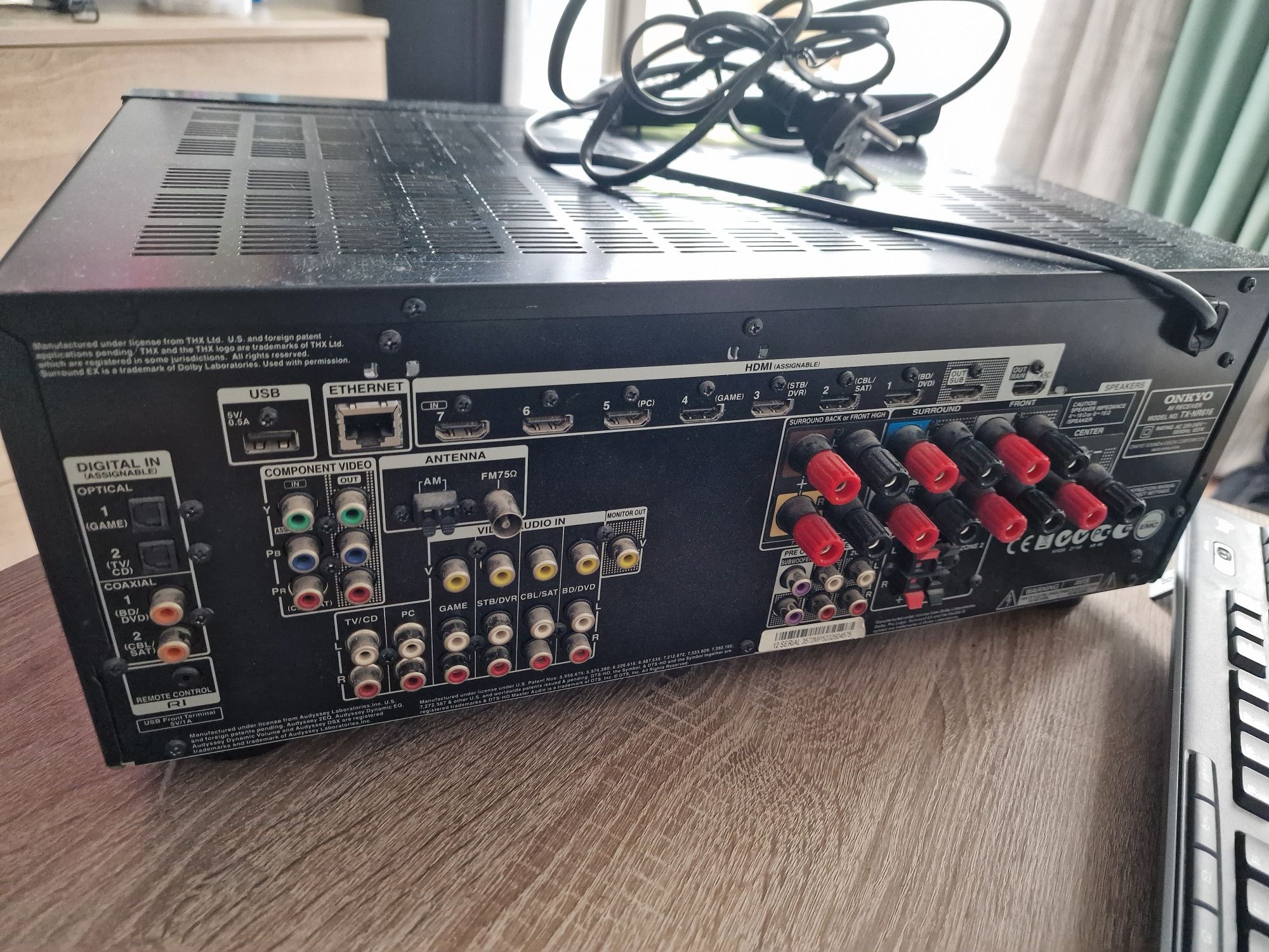 ONKYO TX-NR616 solidny