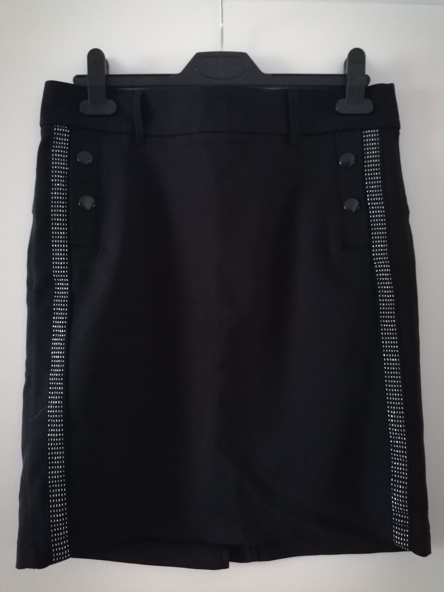 Spódnica czarna z kieszonkami r. 38