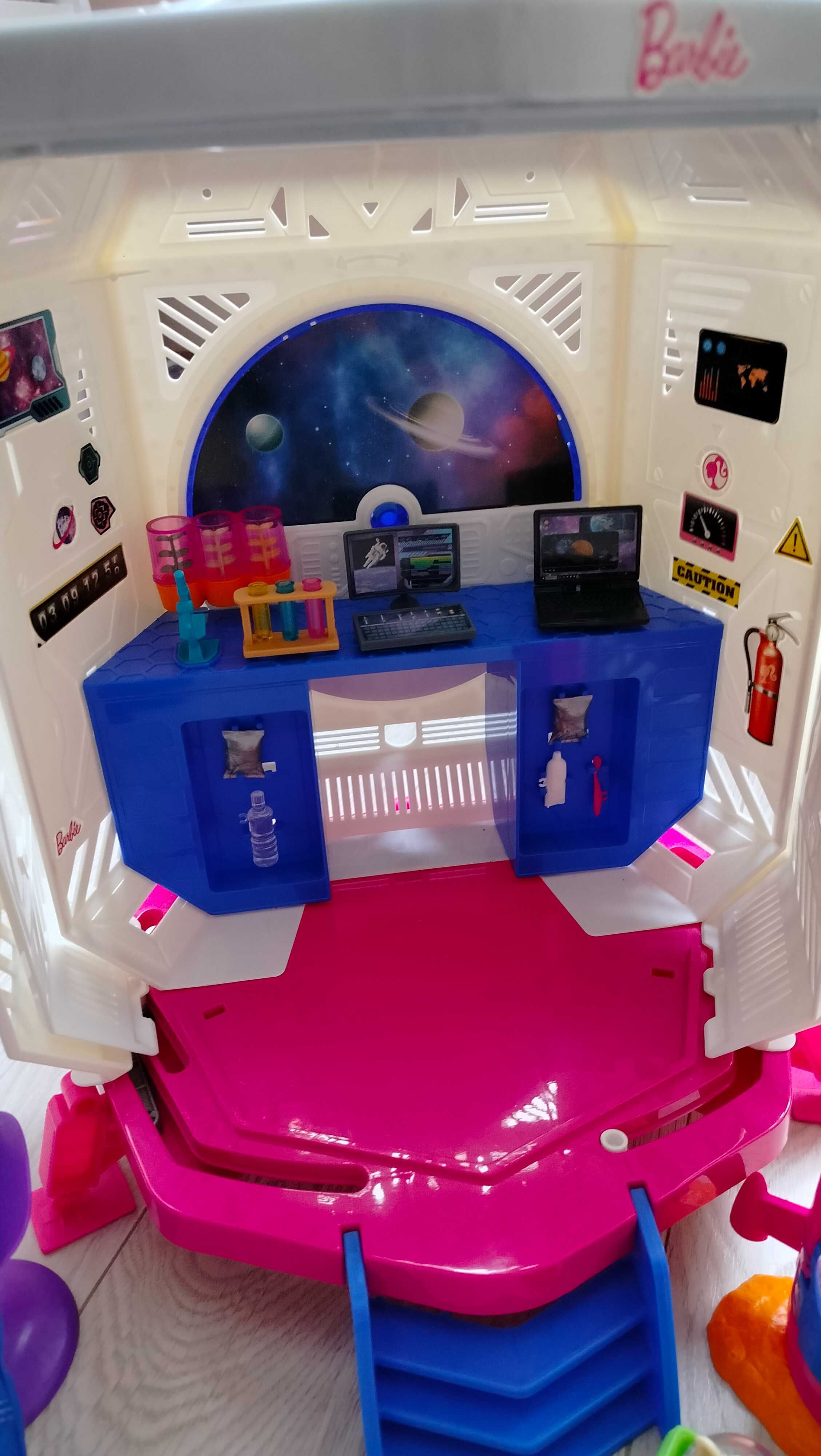 Stacja kosmiczna Barbie
