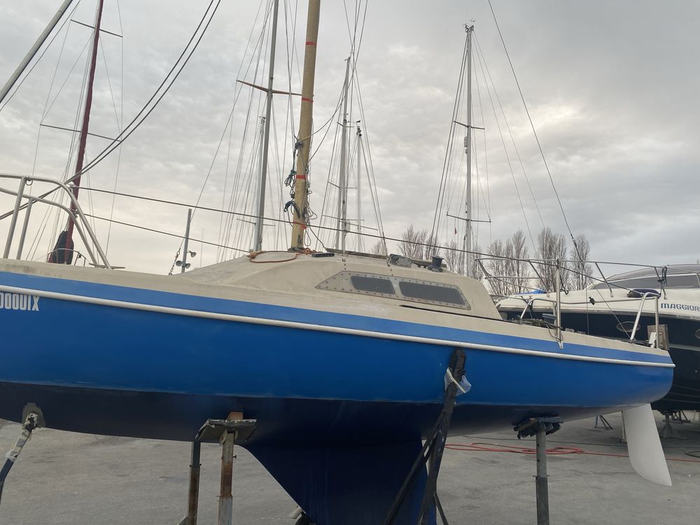 Veleiro hunter 19 europa