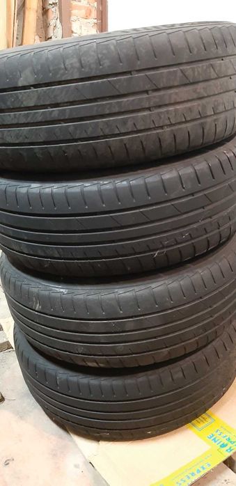 Комплект шин 195/65/15 на оригінальних дисках Кадді Caddy