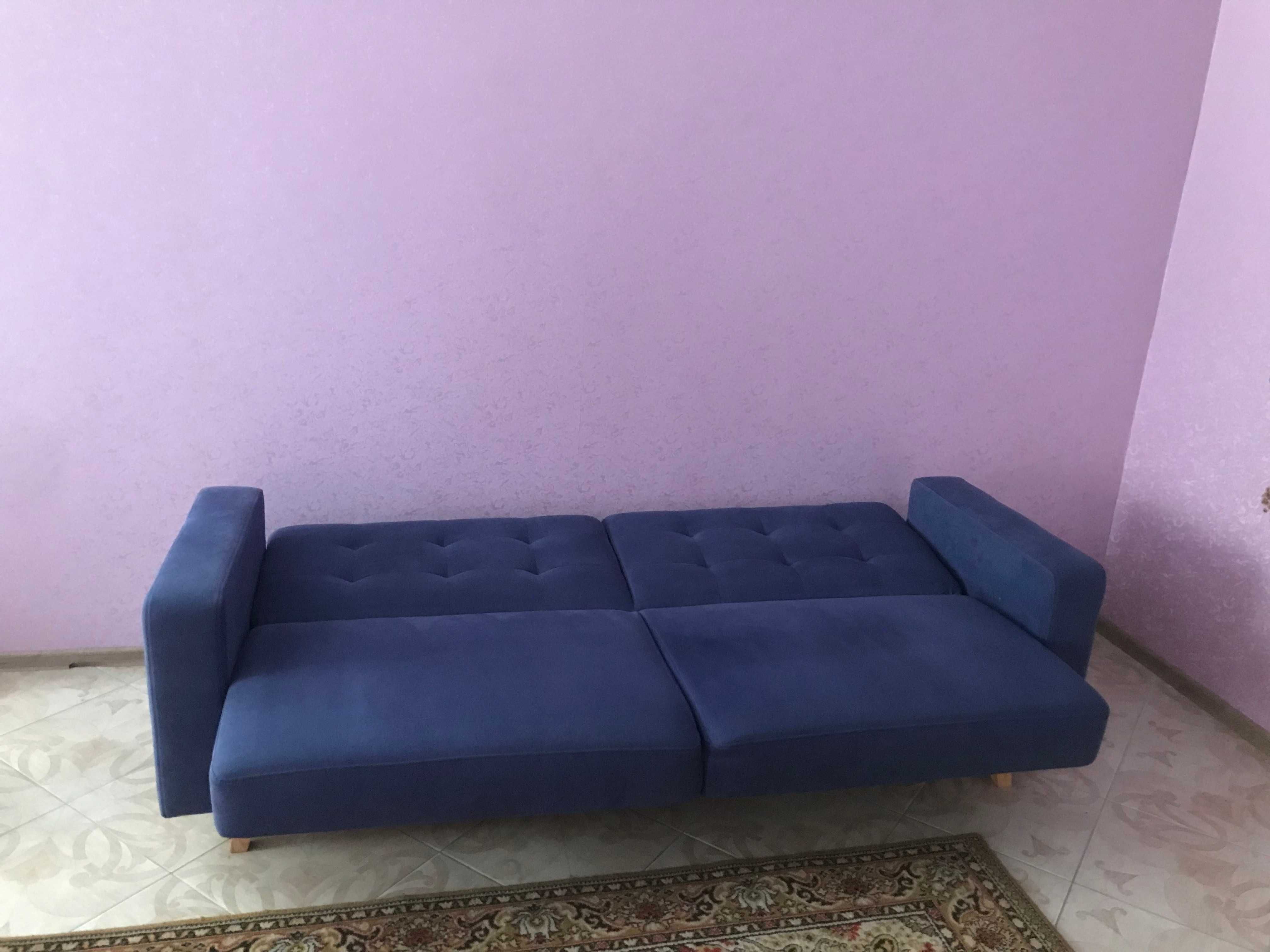 Продам диван  розкладний, в комплекті  кресло +пуфік, б/у