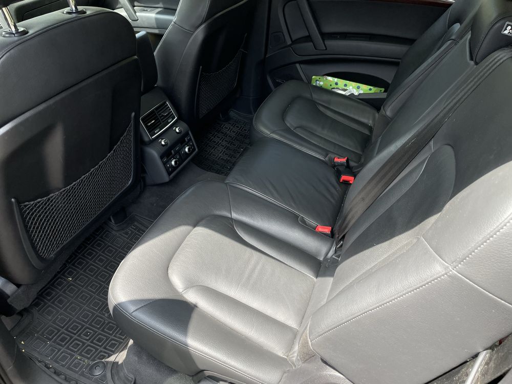 Audi Q7 3.0 TDI Sline Premium Plus в очень хорошем состоянии