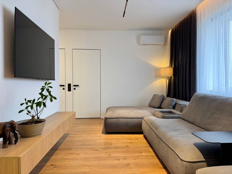 Стильна 2к квартира з якісним ремонтом у найбажанішому районі міста