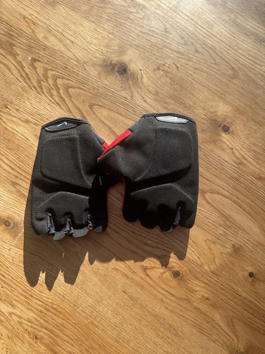 Nike rękawiczki treningowe męskie kolor czerwony rozmiar M