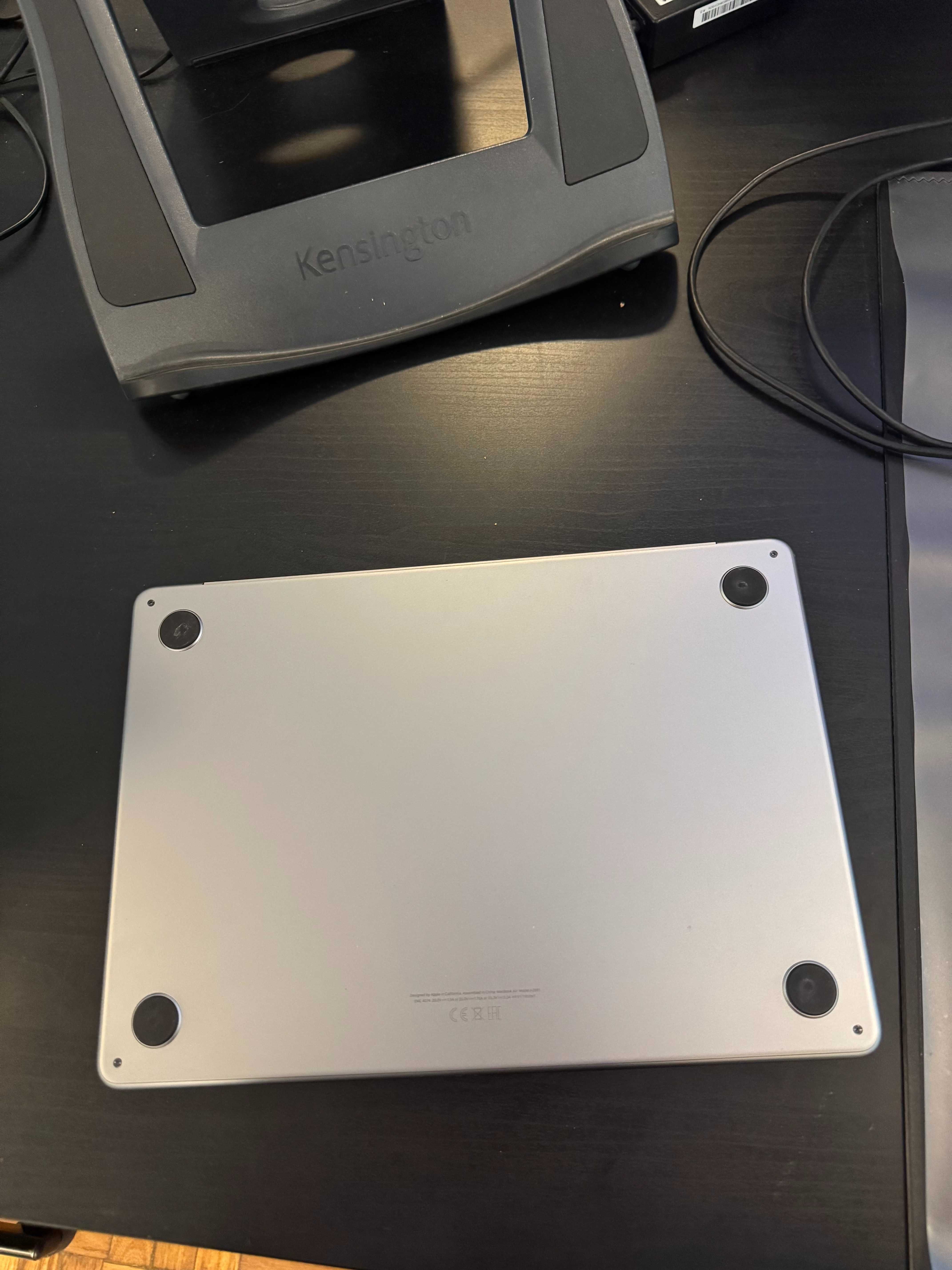 MacBook Air M2 (2022) / 8GB / 256GB