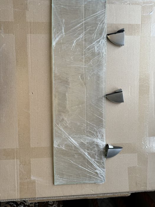 Стікляна поличка