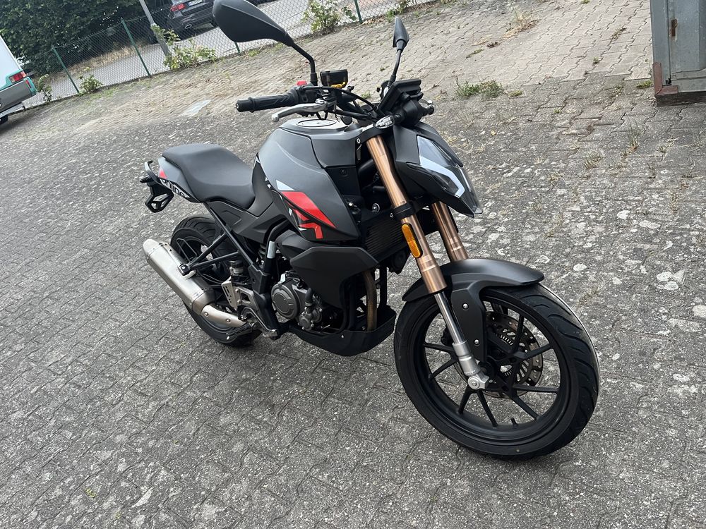 Online Pista 125