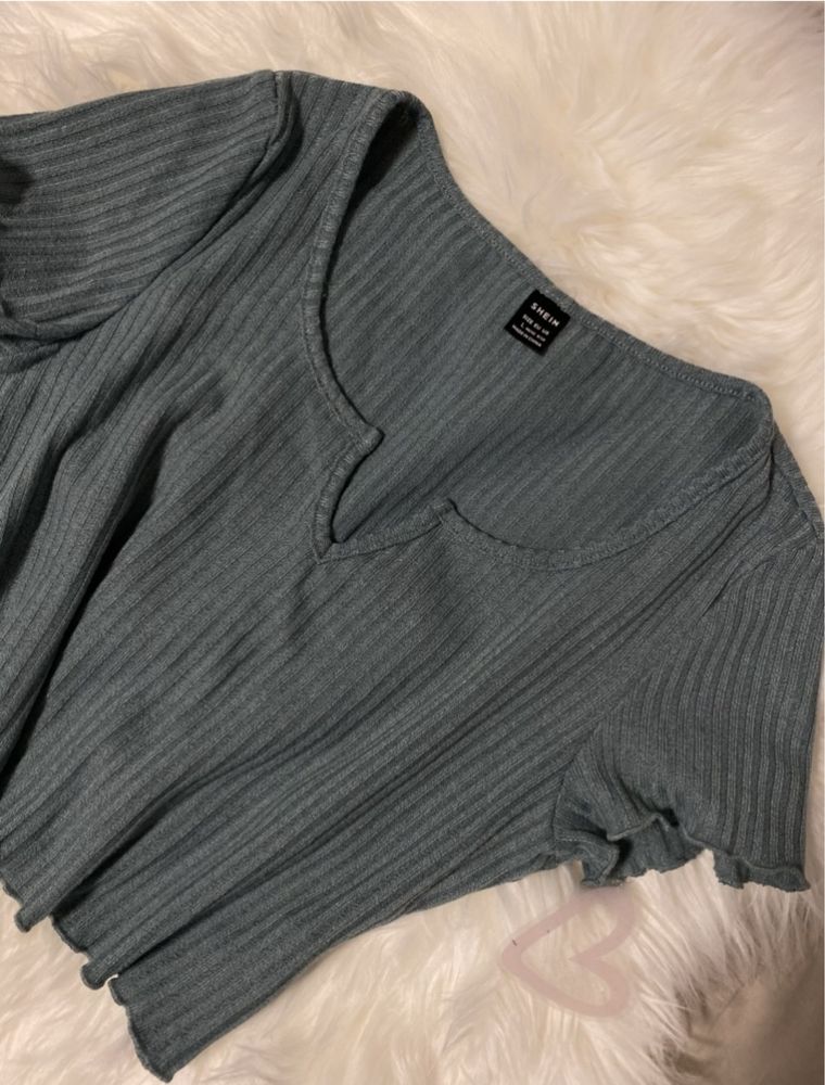 Білий та чорний кроп топ в рубчик H&M/чорна футболка